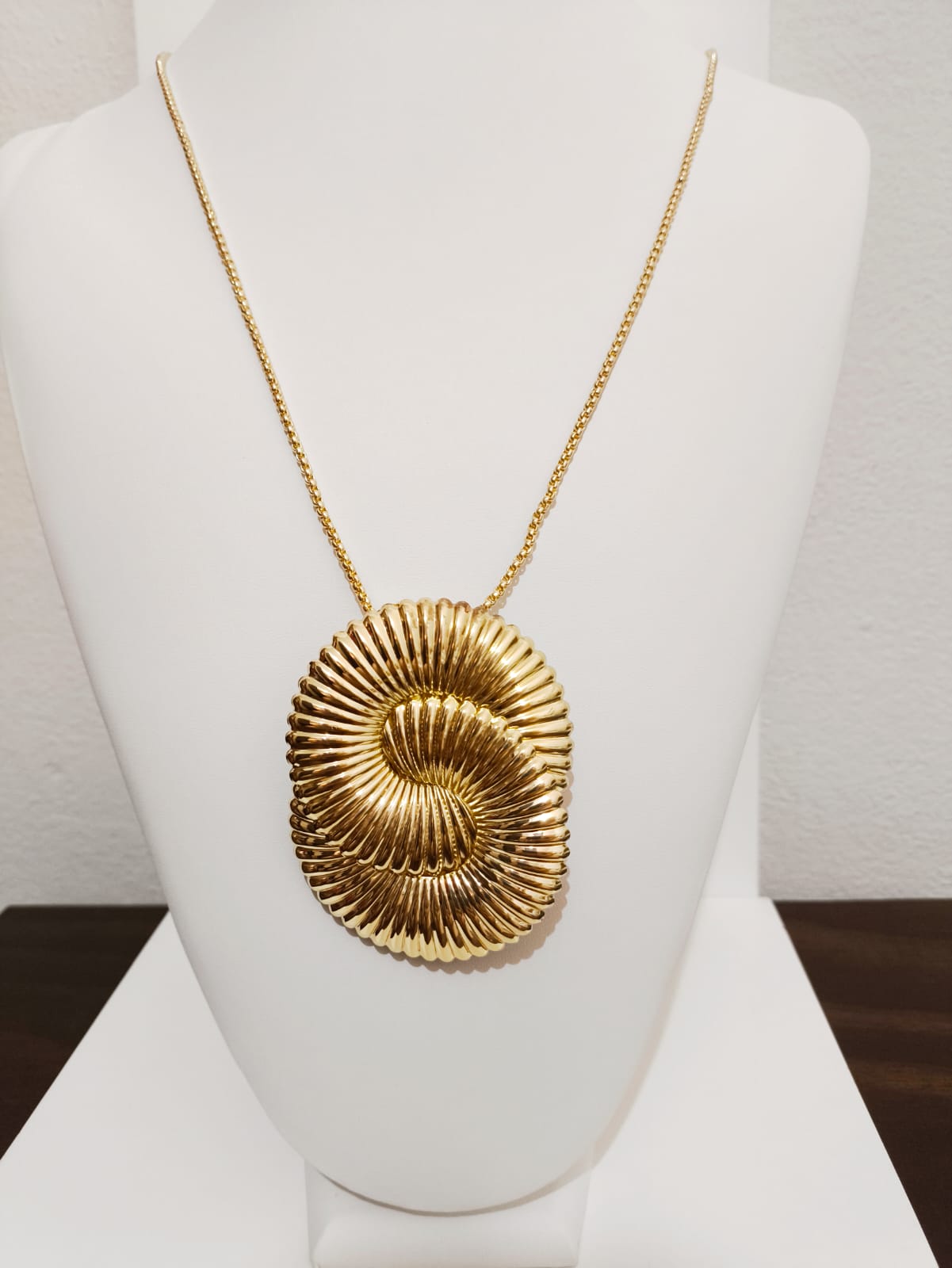 Colar Longo Dourado