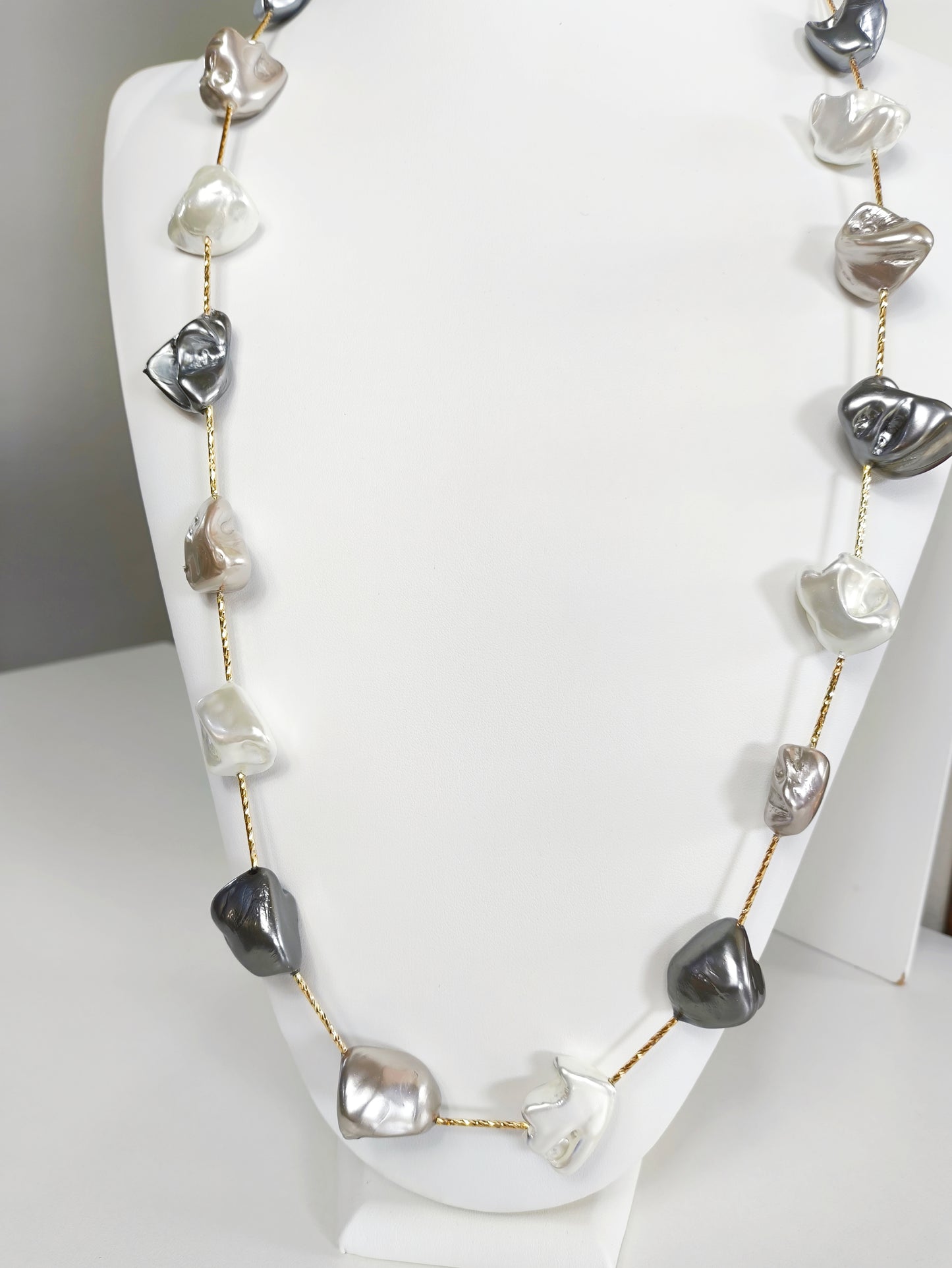 Colar Longo de Pérolas