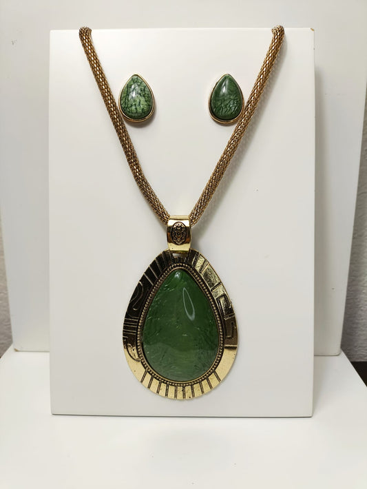 Conjunto Medalhão - Gota Verde