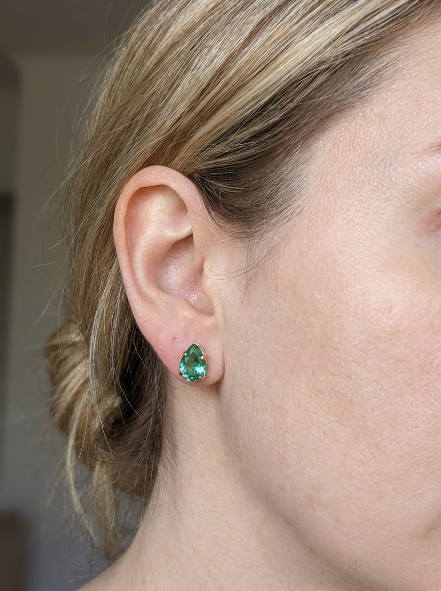 Brinco Gota Verde (Banho Ouro)